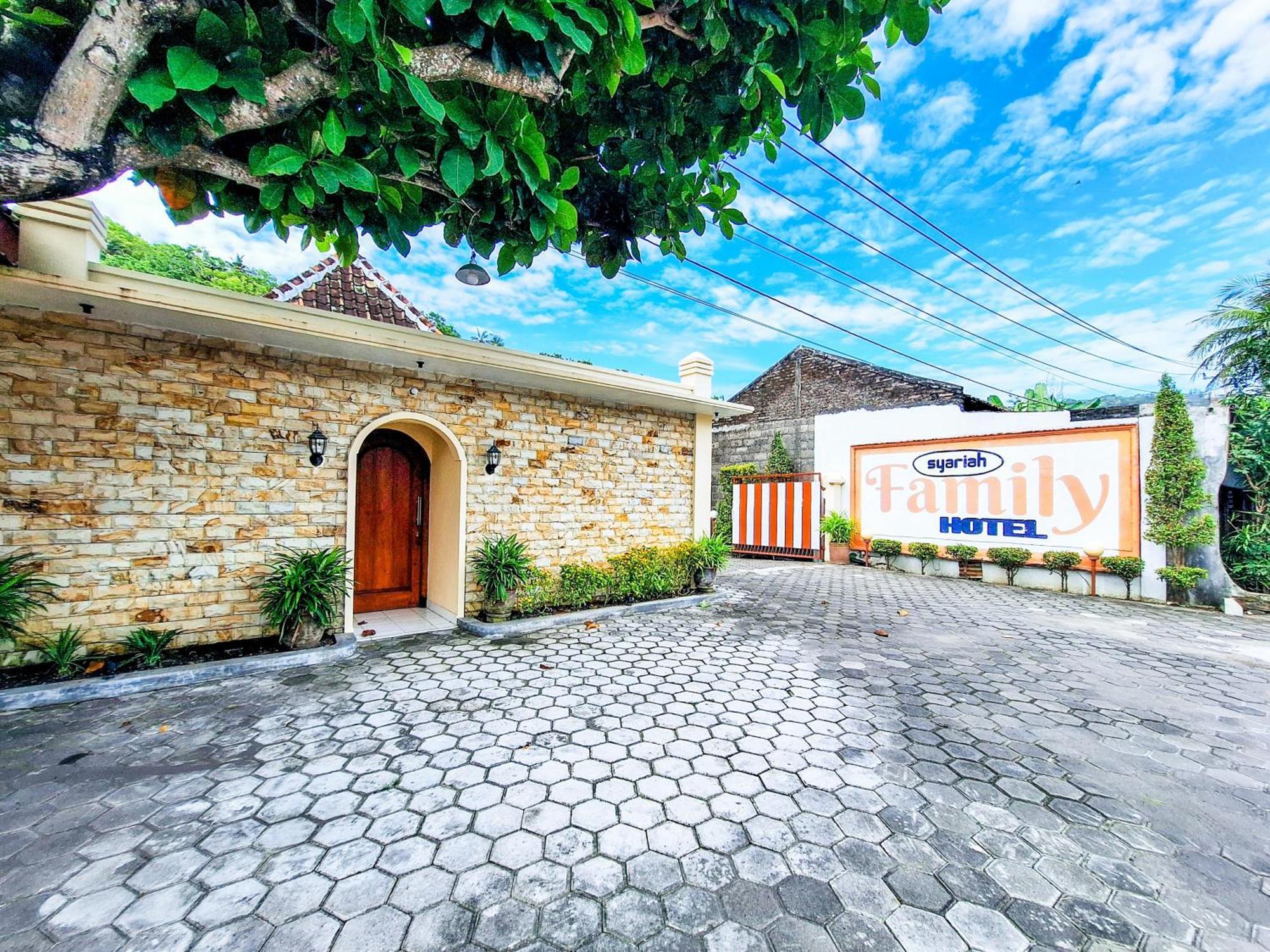 Hotel Family Syariah 1 Parangtritis Redpartner Екстериор снимка