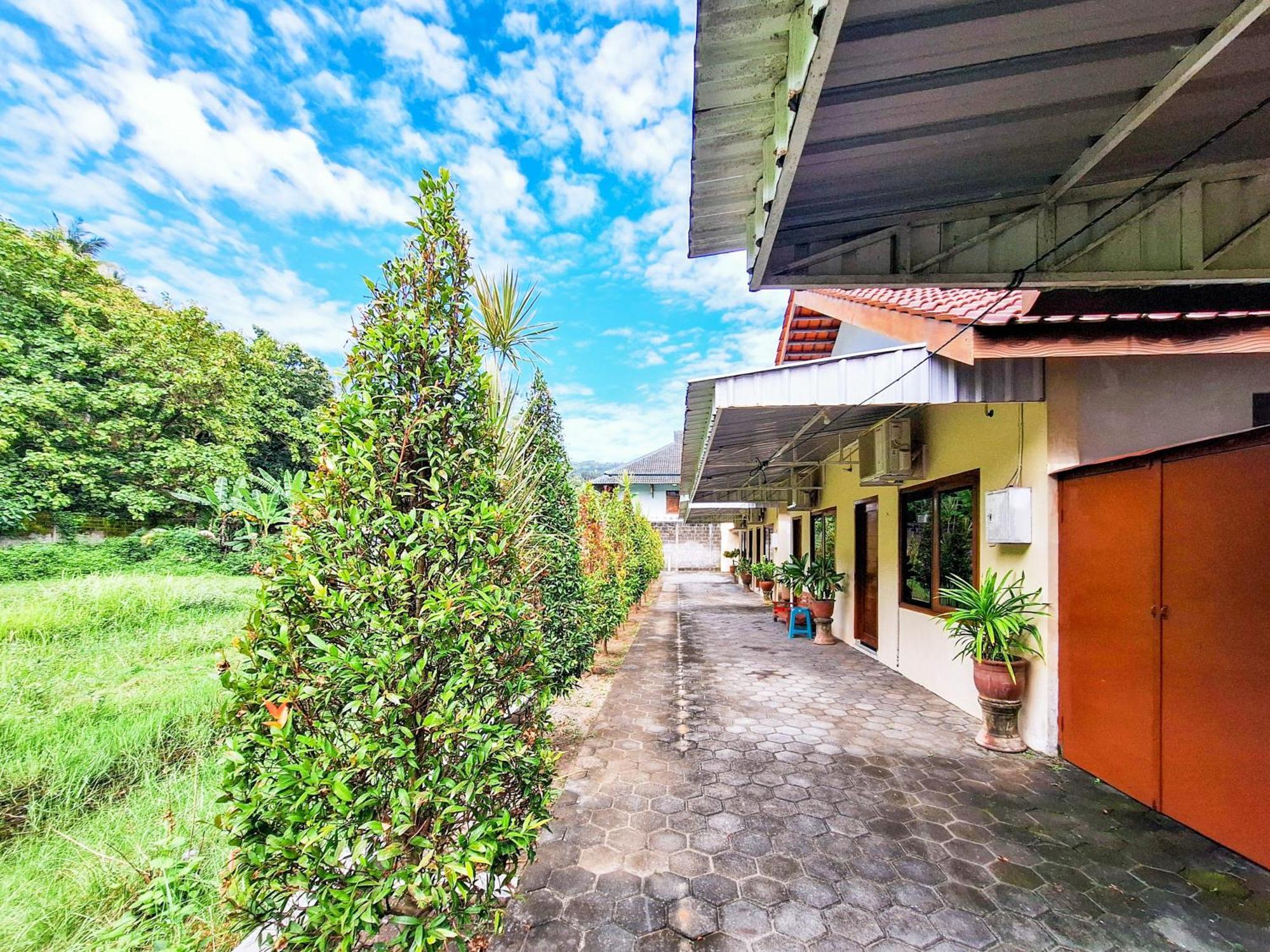 Hotel Family Syariah 1 Parangtritis Redpartner Екстериор снимка